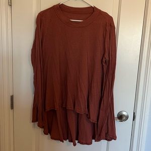 Lululemon high-low long sleeve top